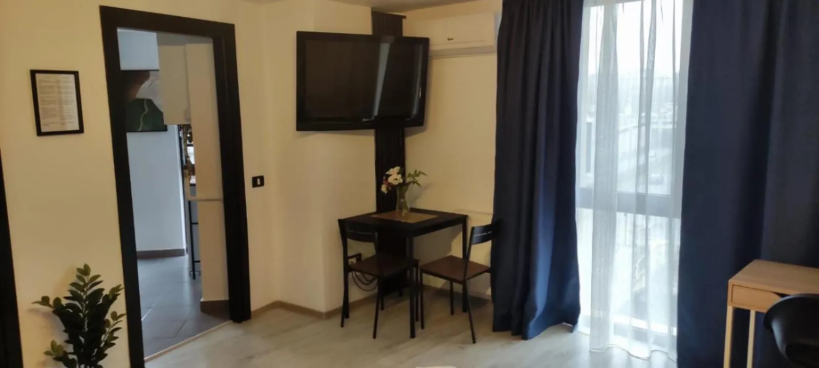 Central Studio Bucur Bucarest 0*,